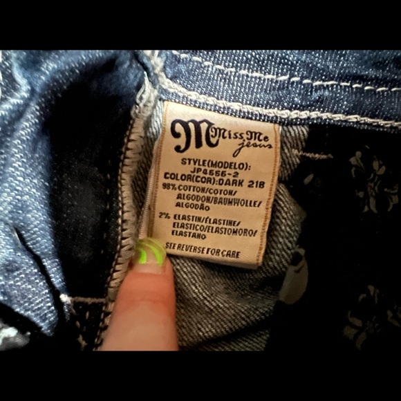 SOLD Miss Me Crystal Pocket Jeans 👖 - Picture 6 of 6